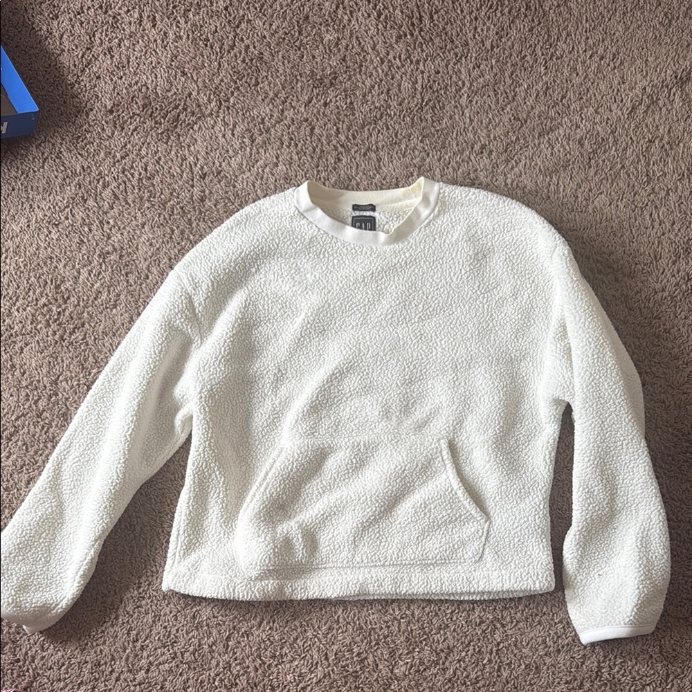 GAP White Crew Neck Sweater Plush Fleece